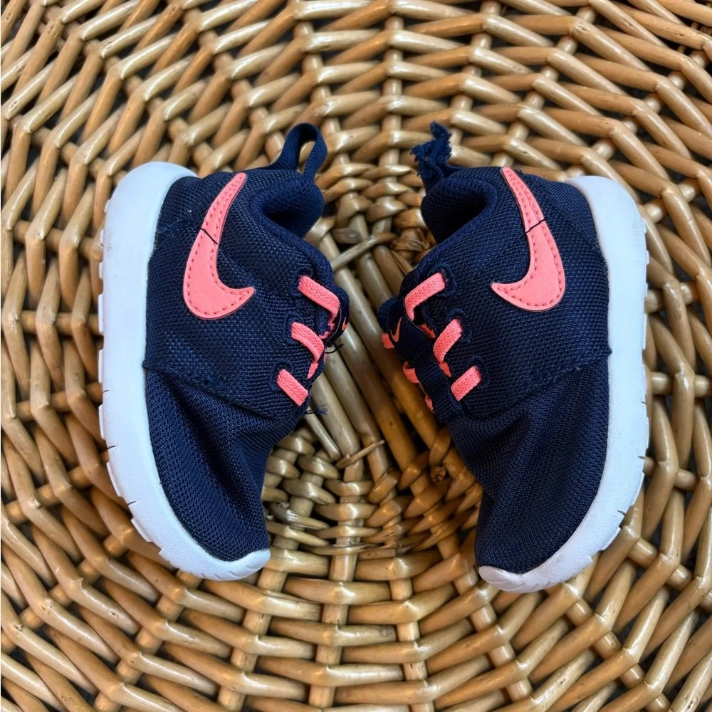Nike Roshe One Infant Blue Pink Slip On Sneakers Size 4C